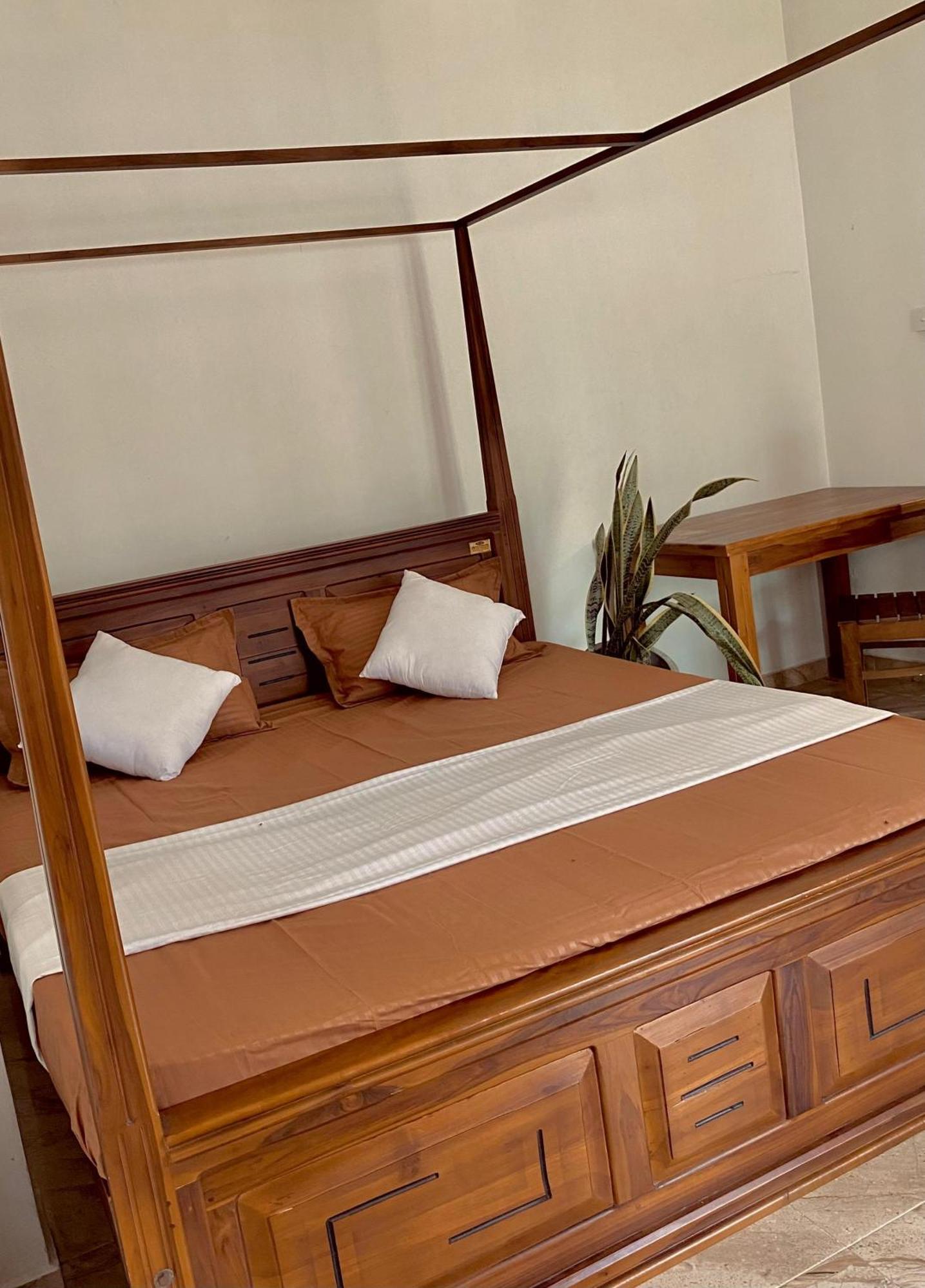 Sasmika Villa Surf And Yoga Hostel Weligama Luaran gambar