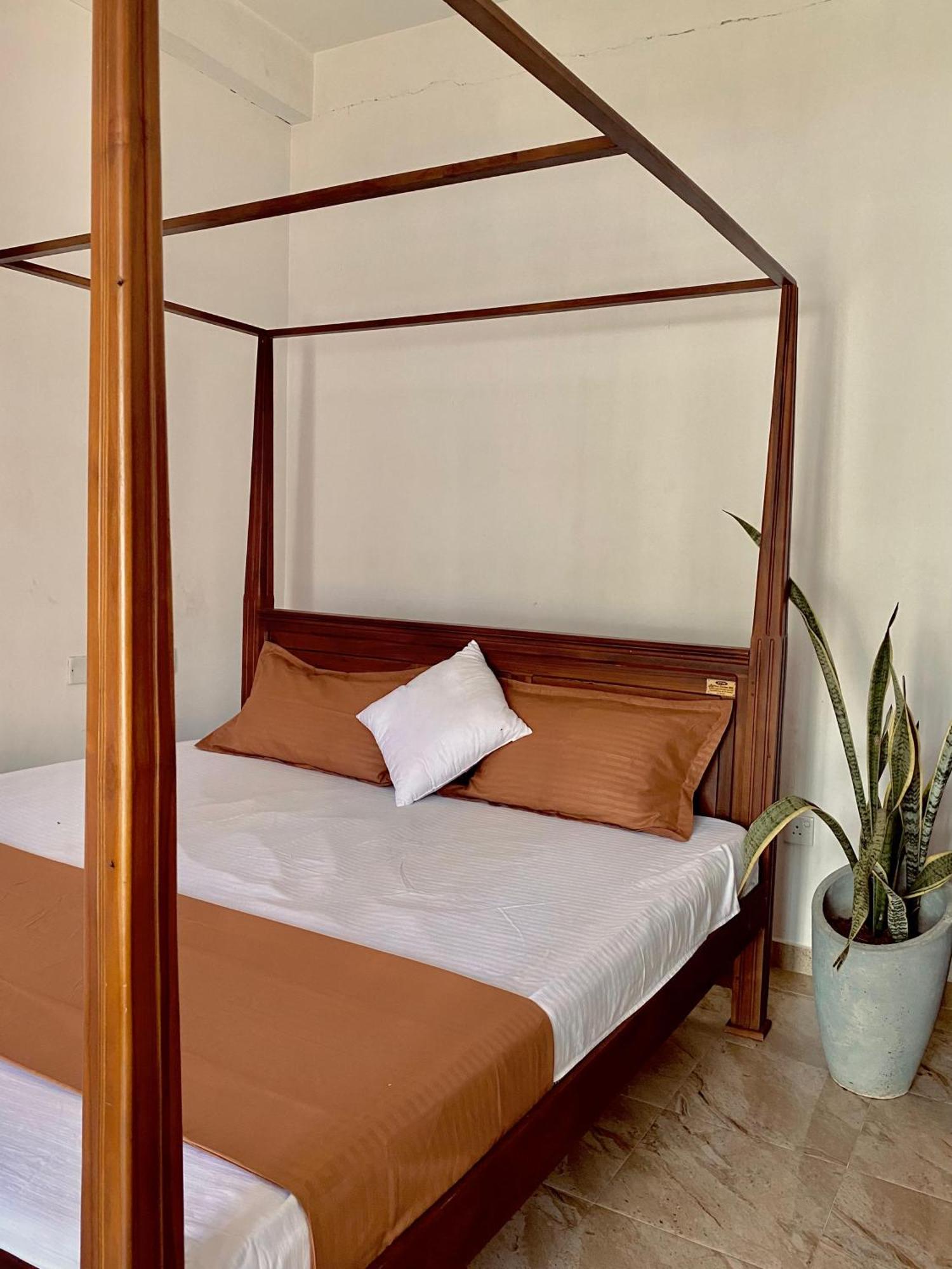 Sasmika Villa Surf And Yoga Hostel Weligama Luaran gambar