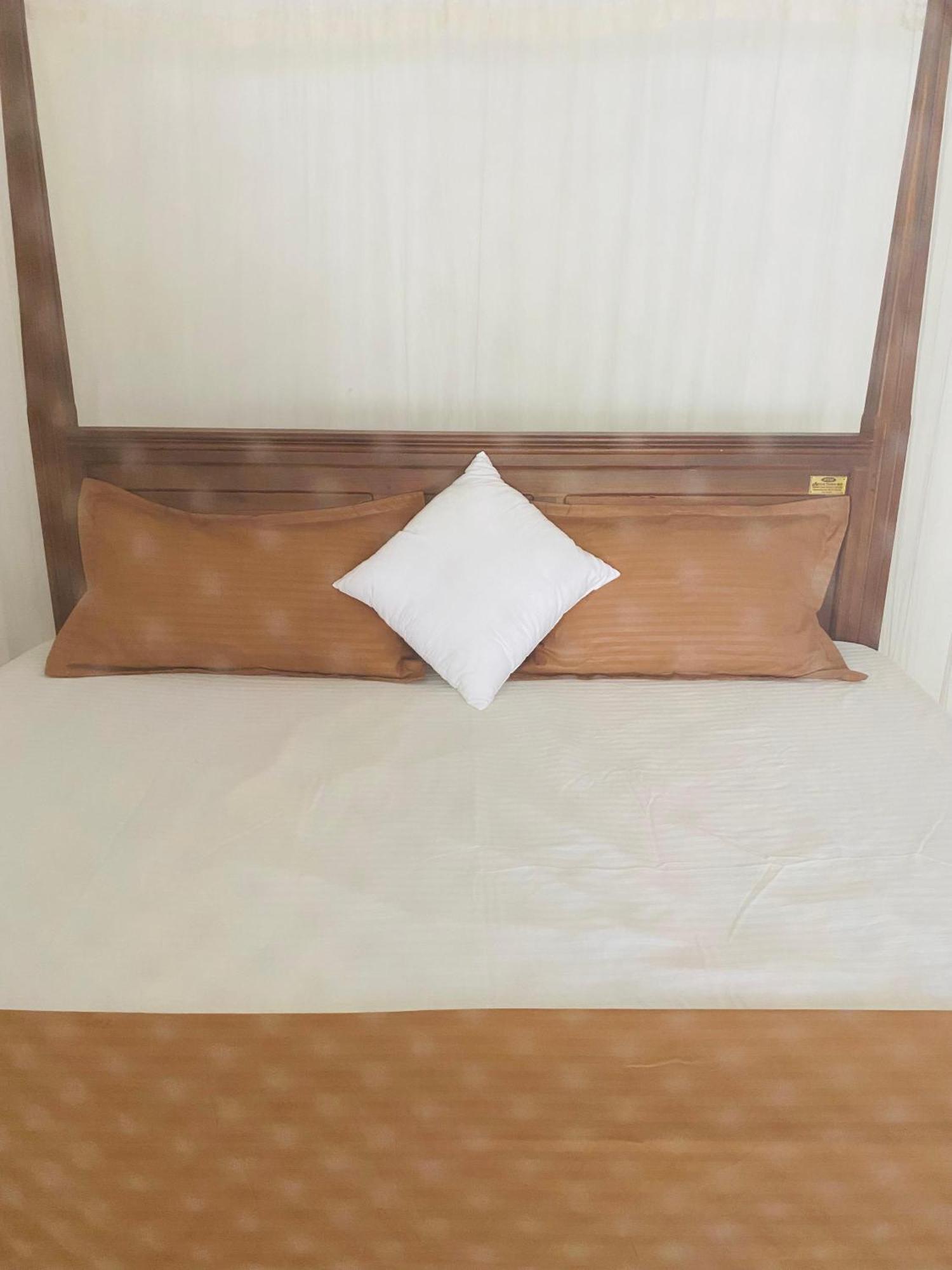 Sasmika Villa Surf And Yoga Hostel Weligama Luaran gambar