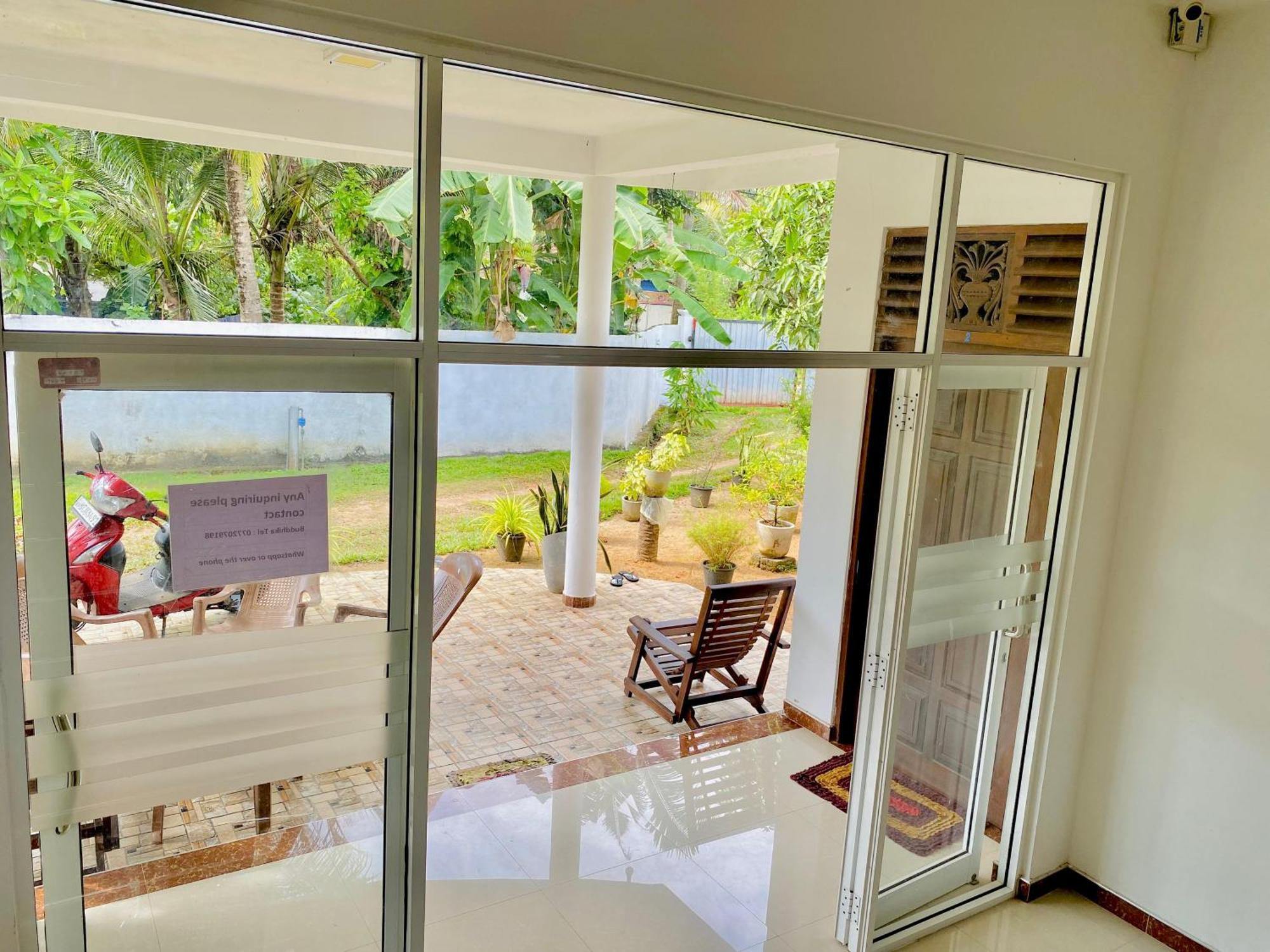 Sasmika Villa Surf And Yoga Hostel Weligama Luaran gambar