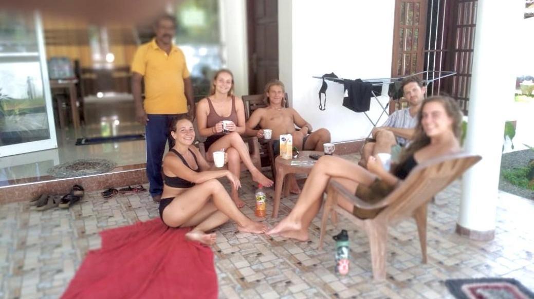 Sasmika Villa Surf And Yoga Hostel Weligama Luaran gambar